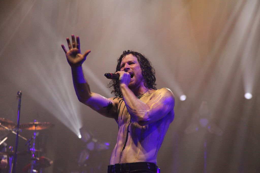 NOTHING MORE GETS UP CLOSE AND PERSONAL WITH CROWD AT THE&nbsp;ASTRO